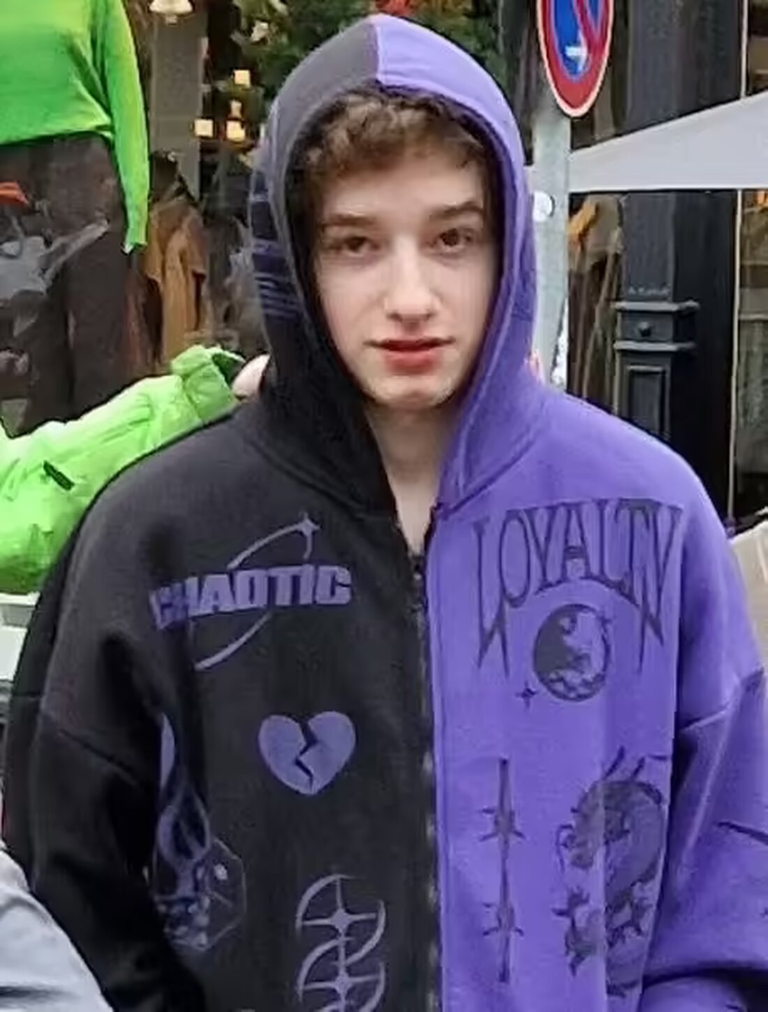 Der 16-jährige Ricco D. aus Biebertal wird vermisst. Letzte Sichtung am 22 Uhr an der Straße An der Hardt. Hinweise willkommen!