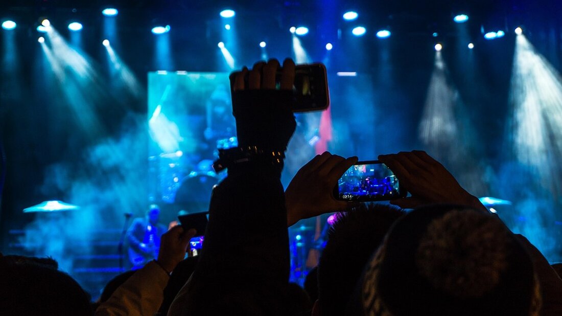 Bei einem spektakulären kostenlosen Konzert von Lady Gaga am Copacabana-Strand in Rio de Janeiro feierten schätzungsweise 2,1 Millionen Fans – ein unvergessliches Event voller Energie und Begeisterung.
