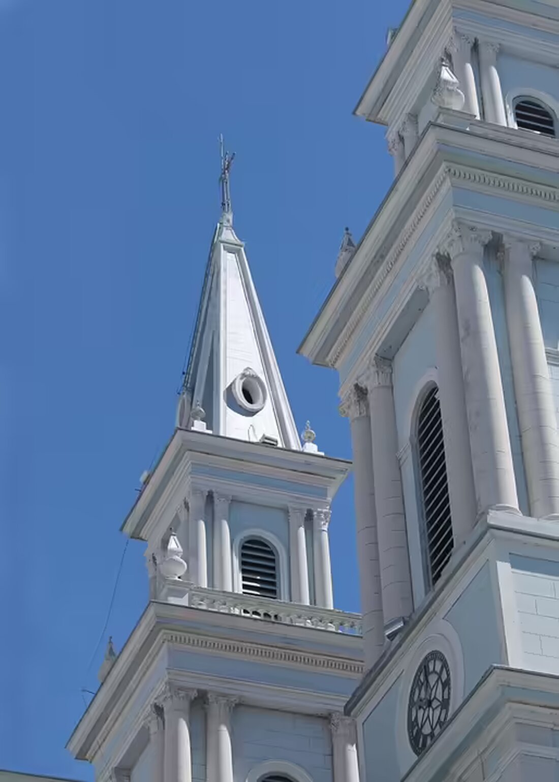 Die ASB-Rettungshundestaffel München feiert 25 Jahre ehrenamtlichen Einsatz für vermisste Personen. Erfahren Sie mehr über ihre Entwicklung, Erfolge und fortschrittliche Technik im Rettungsdienst.