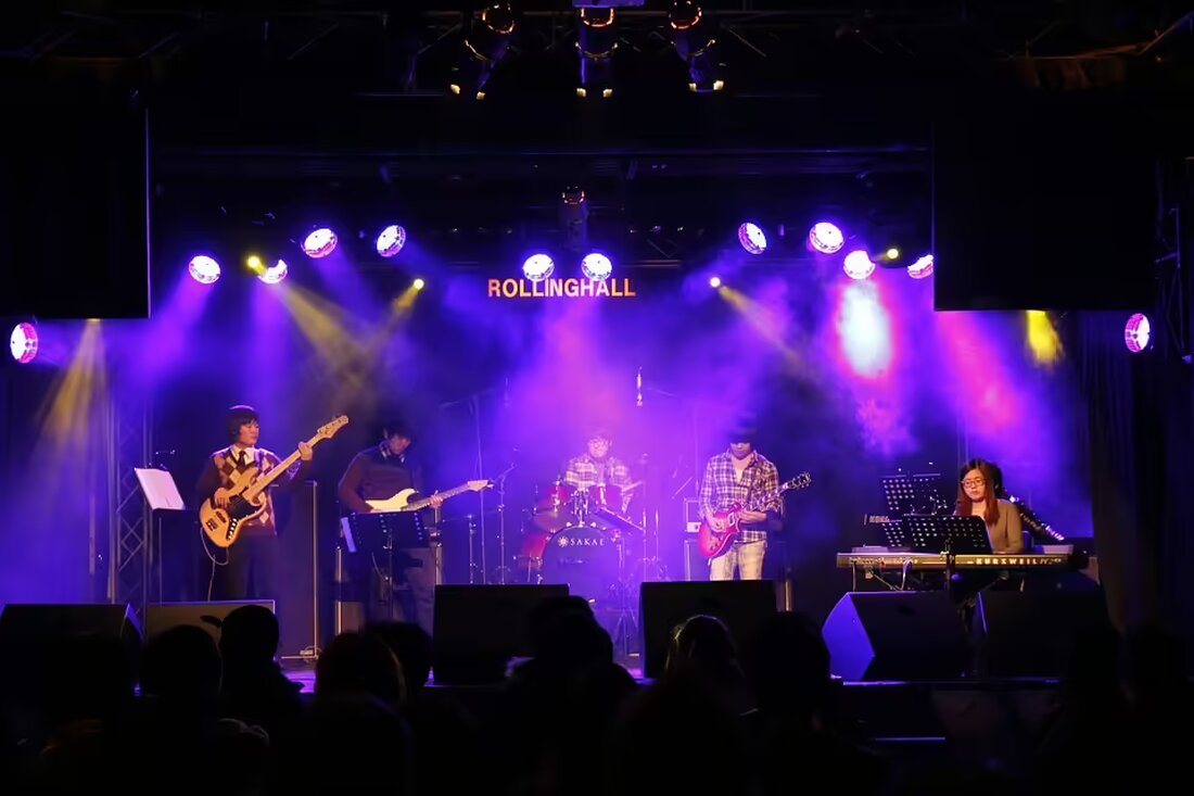 Die 27. RollOn-Gala in Innsbruck bot besonderen Menschen eine Bühne. Erfahren Sie mehr über die inspirierenden Geschichten von Ziegen und Zielen im Einsatz für Menschen mit Behinderungen.