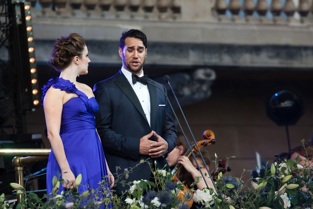 Trotz einer starken Leistung unterliegt der VSV Fehervar mit 2:3. Die Adler kämpfen tapfer, scheitern jedoch an Fehlern und dem starken ungarischen Torwart. Ein spannendes Spiel endet unglücklich für Villach.