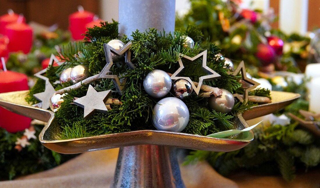 Erleben Sie die besinnliche Adventszeit in Birkfeld! Von lebhaften Weihnachtsmärkten über den stimmungsvollen Adventweg bis hin zum Konzert der "Zellberg Buam" – alle Highlights im Überblick!