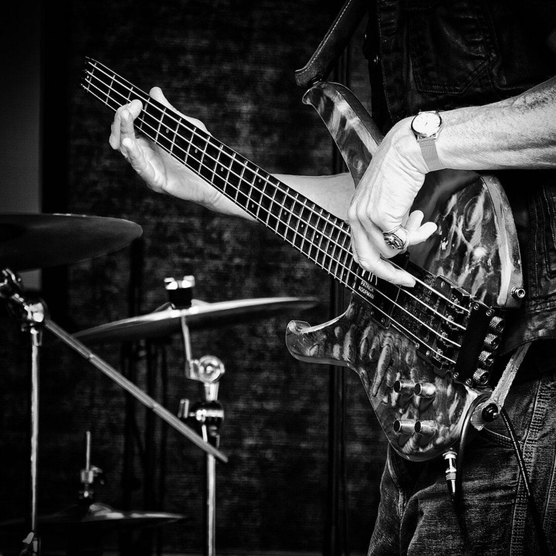 Erleben Sie den Adventszauber in Feldkirchen: Am 1. Dezember um 16 Uhr stimmen Angela Appenzeller und Gerald Bok in der Pfarrkirche Lacken mit ihrem Konzert „Tasten und Töne“ auf die besinnliche Zeit ein. Eintritt: Freiwillige Spende.