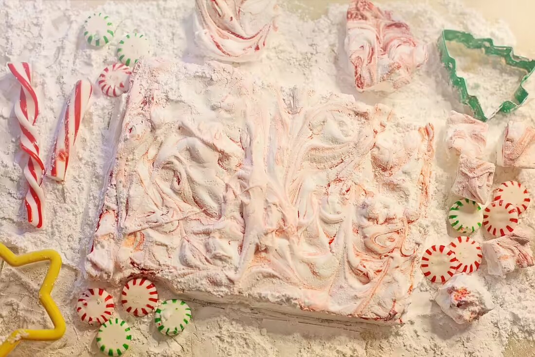 Besuchen Sie den Adventmarkt der Pfarre Unterolberndorf mit Punsch, Glühwein, Bäckereien und Handwerkskunst. Der Nikolaus kommt um 16.30 Uhr! Erleben Sie besinnliche Momente im Kirchenplatz.