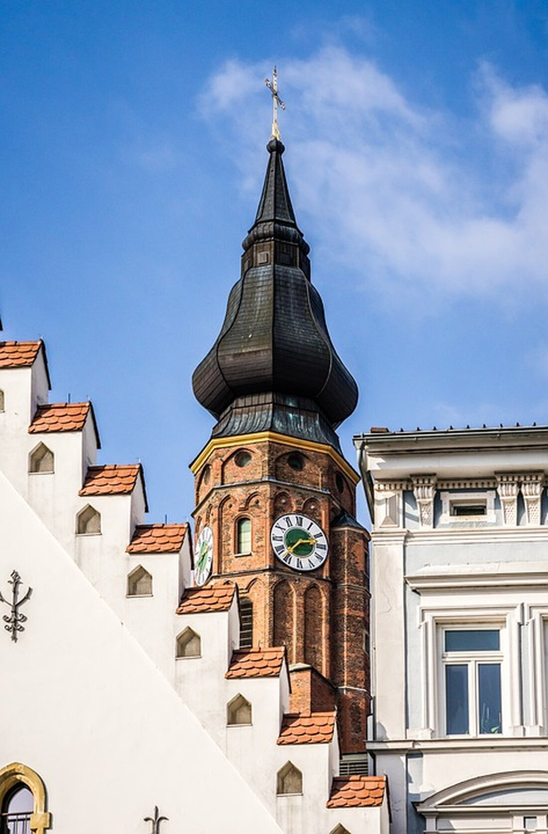 In Freistadt finden am 30. November zwei Adventkranzsegnungen statt – um 18 Uhr am Höllplatz und um 19 Uhr in der Stadtpfarrkirche. Erleben Sie die festliche Tradition des Advents!