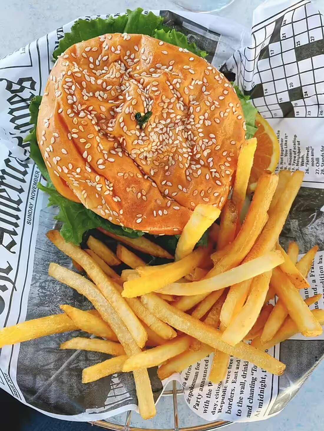 Ameris Bancorp (NYSE:ABCB) verzeichnete ein beeindruckendes Aktionärsreturn von 79% im letzten Jahr, während das Gewinnwachstum mit 16% hinterherhinkt. Lernen Sie die Hintergründe dieser Divergenz kennen.