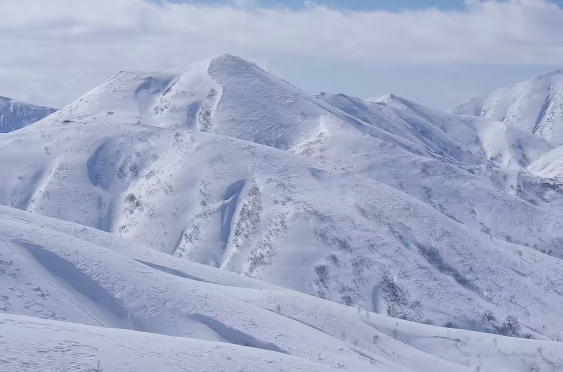 Tischfußball, einst Wirtshaussport, entwickelt sich rasant zur anerkannten Sportart. Ein Blick auf die Erfolge junger Talente wie Stefan Burmetler und die Zukunft des Tischfußballs in Österreich.