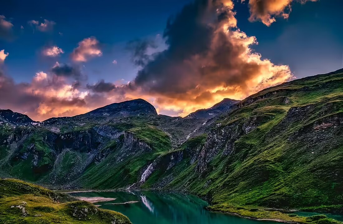 Mit einem spektakulären Comeback in nur acht Minuten sicherte sich die Wiener Austria einen 2:1-Sieg gegen Blau Weiß Linz. Trainer Helm lobt den Zusammenhalt der Mannschaft. Lesen Sie mehr!