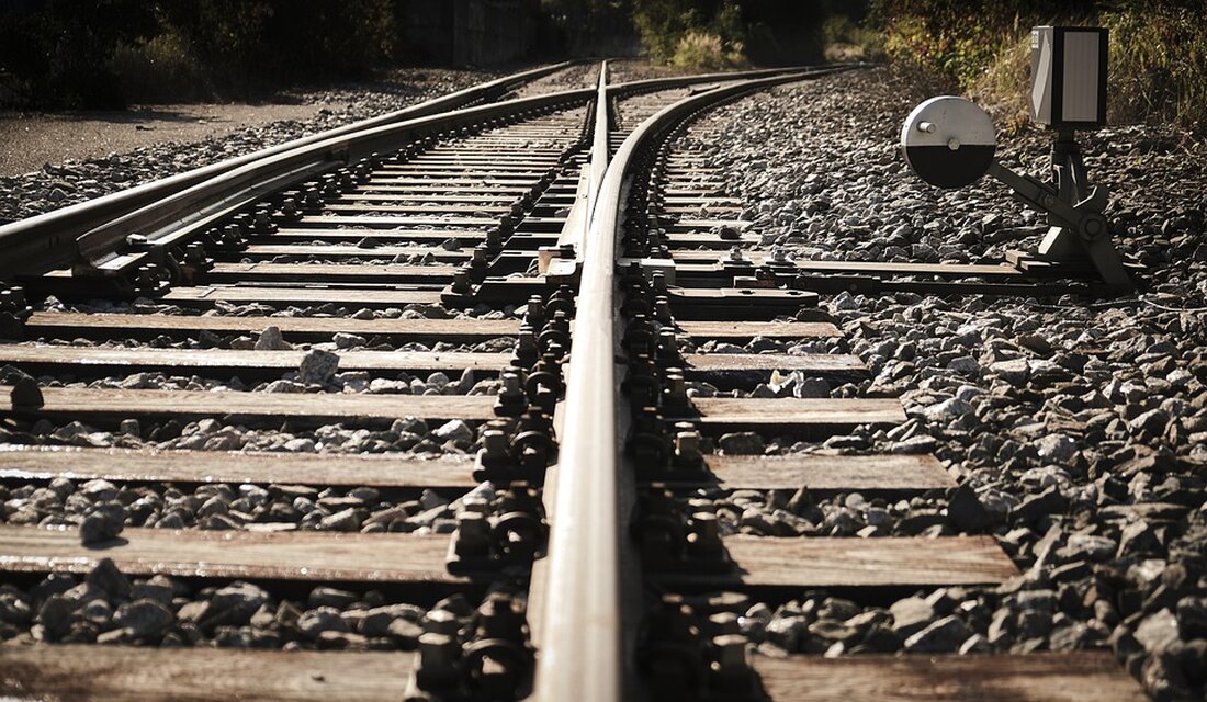Erfahren Sie, wie der Verein Zukunftsraum Thayaland innovative Konzepte zur Erhaltung der Bahnstrecke von Schwarzenau nach Waidhofen entwickelt. Zukunft für den regionalen Transport!