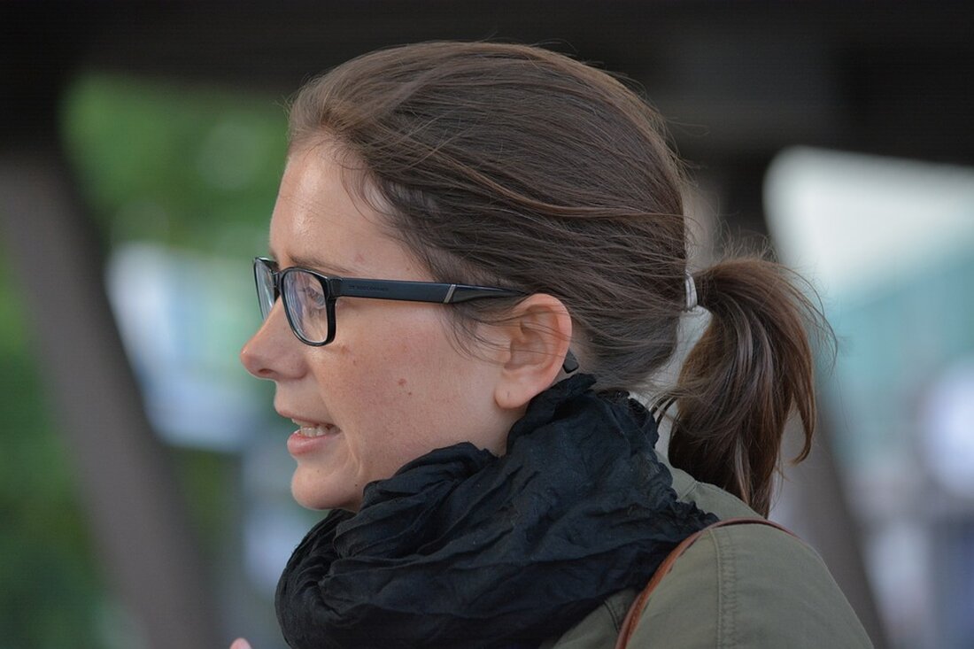 Verschiedene Schulen in Graz berichten von einem Mann namens Matthias, der gezielt jüngere Schüler anspricht. Sicherheitsbedenken und Erfahrungen aus der Schulgemeinschaft stehen im Fokus.