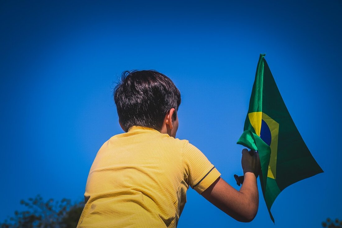 Brasiliens Polizei deckt auf: Ex-Präsident Bolsonaro plante, nach Argentinien zu fliehen und politisches Asyl zu beantragen. Enthüllungen werfen Fragen zu seinen rechtlichen Schwierigkeiten auf.