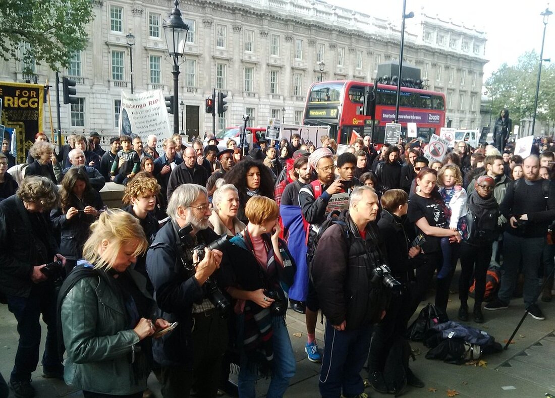 Ehemaliger Präsident Jair Bolsonaro mobilisiert tausende Anhänger in São Paulo zur Protestdemonstration gegen seinen Prozess wegen eines angeblichen Wahlumsturzplans. Leiblich drohen ihm bis zu 12 Jahre Haft.