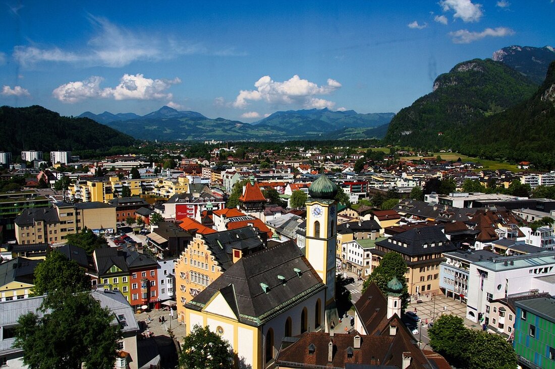 Entdecken Sie die Herausforderungen beim Bahnausbau im Raum Kufstein: Anwohner und Bauern sind alarmiert, während dringend Ausgleichsflächen für den Brenner Basistunnel gefunden werden müssen.