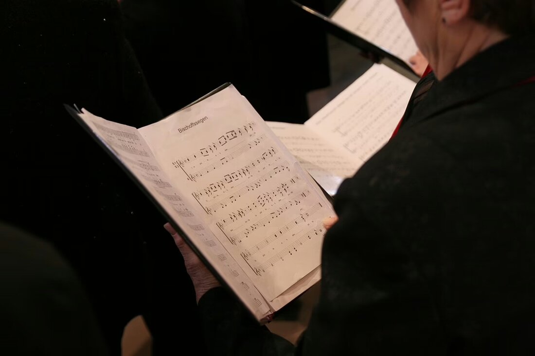 Der Chor der Stadtpfarre Perg feiert am 30. November sein 30-jähriges Bestehen mit einer Festmesse. Erleben Sie mitreißende Musik und Ehrungen langjähriger Mitglieder in der Pfarrkirche.