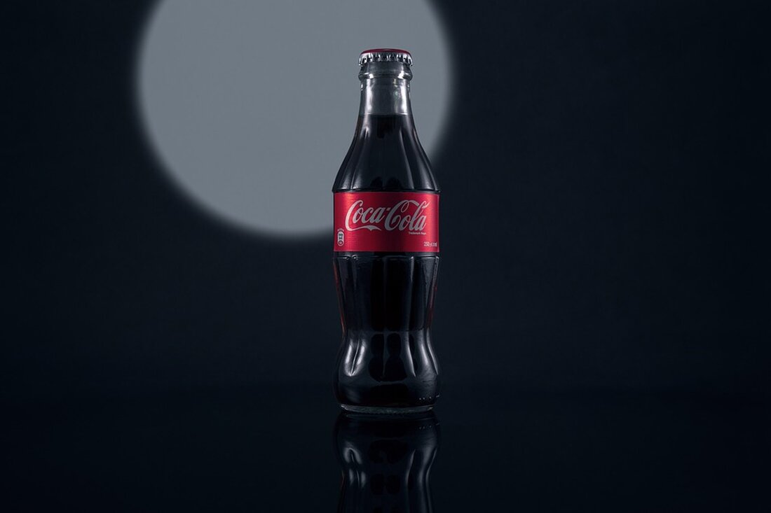 Coca Cola führt die Rücknahme von 28 Mio. Limonadenflaschen durch. Die Flaschen werden in Biogasanlagen verarbeitet und dem Recycling zugeführt. Erfahren Sie mehr über diese Umweltinitiative!