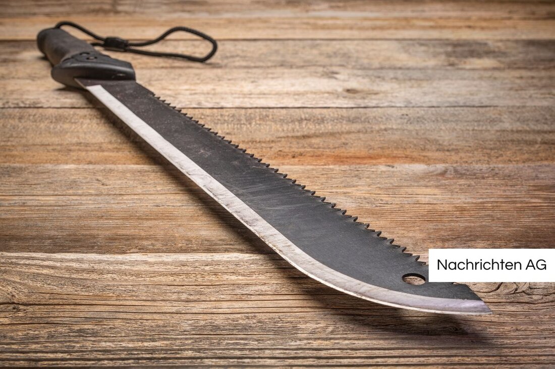 In Wien-Floridsdorf kam es zu einem Vorfall, bei dem ein Vater seine Tochter wegen ihrer religiösen Einstellung mit einem Messer verfolgte.