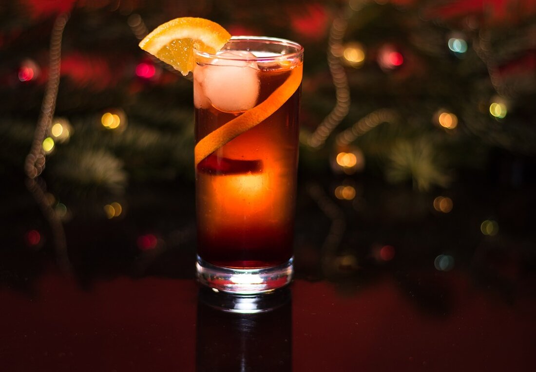 Erleben Sie am 7. Dezember die „DaBasGo's Punsch Party - Christmas for everyone“ im Georgsaal, Sankt Georgen/Ybbsfelde. Genießen Sie Weihnachtslieder und unterstützen Sie bedürftige Familien!