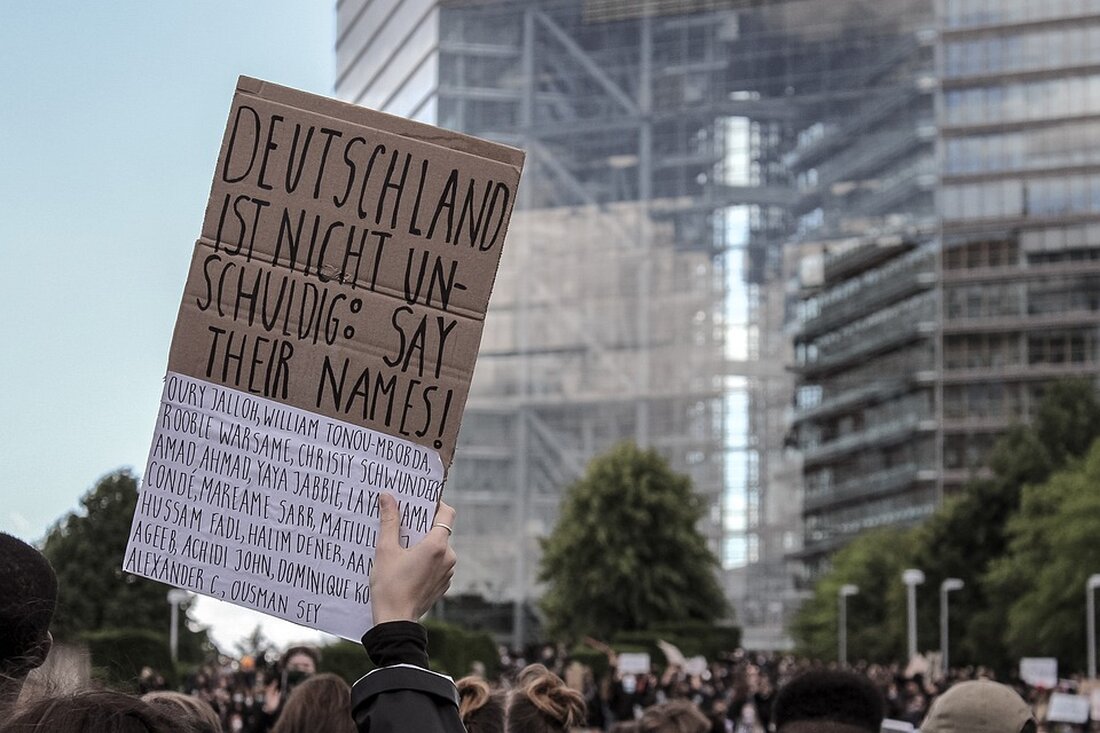 In Kärnten wird Rechtsberatung und Unterstützung für arabische Sprachgemeinschaften angeboten, um Diskriminierung entgegenzuwirken. Ein wegweisendes Konzept, das Integration und Chancengleichheit fördert.