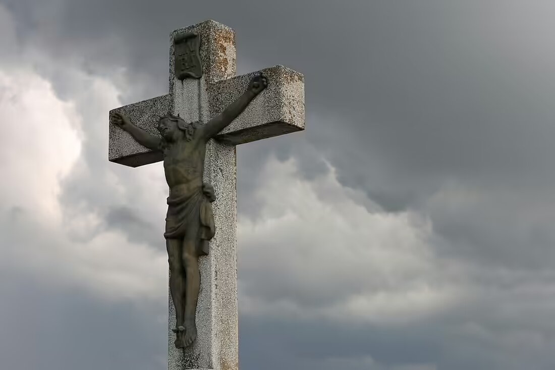 Ein Kutschenunfall beim Leonhardiritt in Desselbrunn führte zu schweren Verletzungen bei zwei Personen. Die Pferde wurden schnell eingefangen, jedoch sind die Verletzten im Krankenhaus.