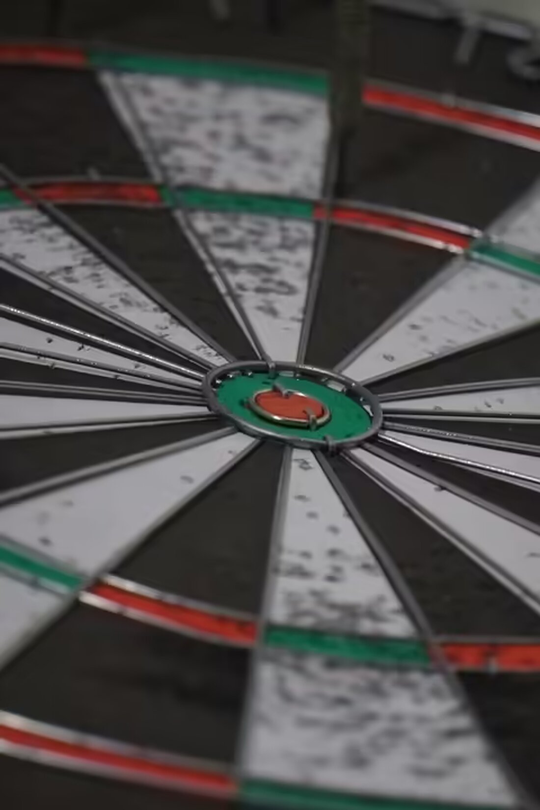 Erfahren Sie die Ergebnisse des Sommer-Probebetriebs des Dosiersystems in Sillian. Bürgermeister Franz Schneider teilt mit, wie der Verkehr besser geleitet und das Überqueren der Straße erleichtert wurde.