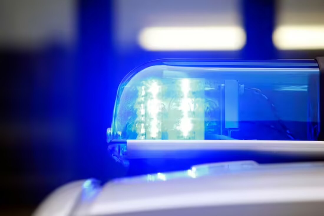 Am frühen Dienstagmorgen wurde ein Einbrecher in Velbert festgenommen, während ein zweiter flüchtete. Polizei sucht Hinweise.