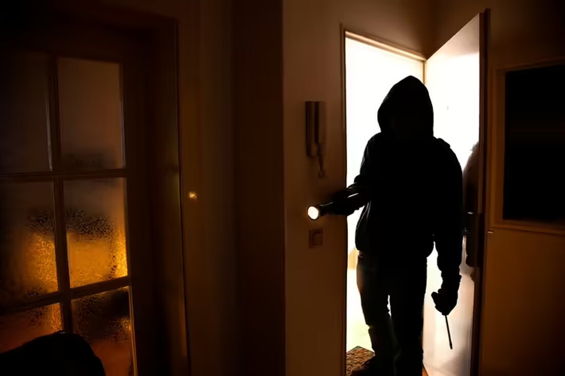 Einbrüche in Ratingen und Langenfeld: Polizei sucht Zeugen nach mehreren Wohnungseinbrüchen am 7. November 2024. Hinweise erbeten!