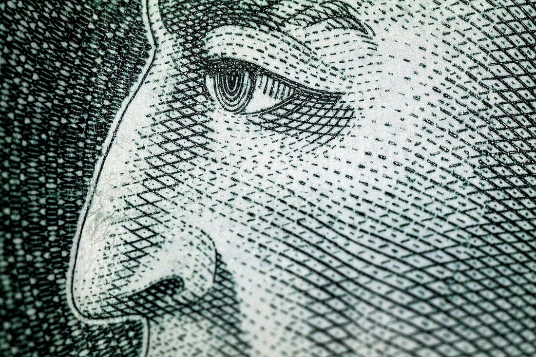 Frauen in Steyr verdienen im ersten Halbjahr 2024 nahezu 50 % weniger als Männer. Der Artikel beleuchtet die Ursachen der Einkommensdisparitäten und die Rolle von Teilzeitarbeit.