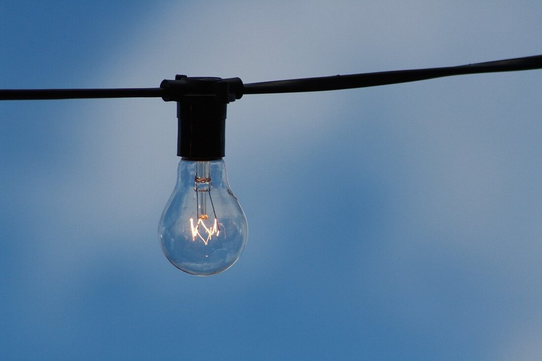Die saarländischen Kommunen erhalten Förderungen für die Umrüstung auf energieeffiziente Straßenlaternen, um bis zu 60% Energie zu sparen. Anträge sind bereits möglich. Informieren Sie sich jetzt!