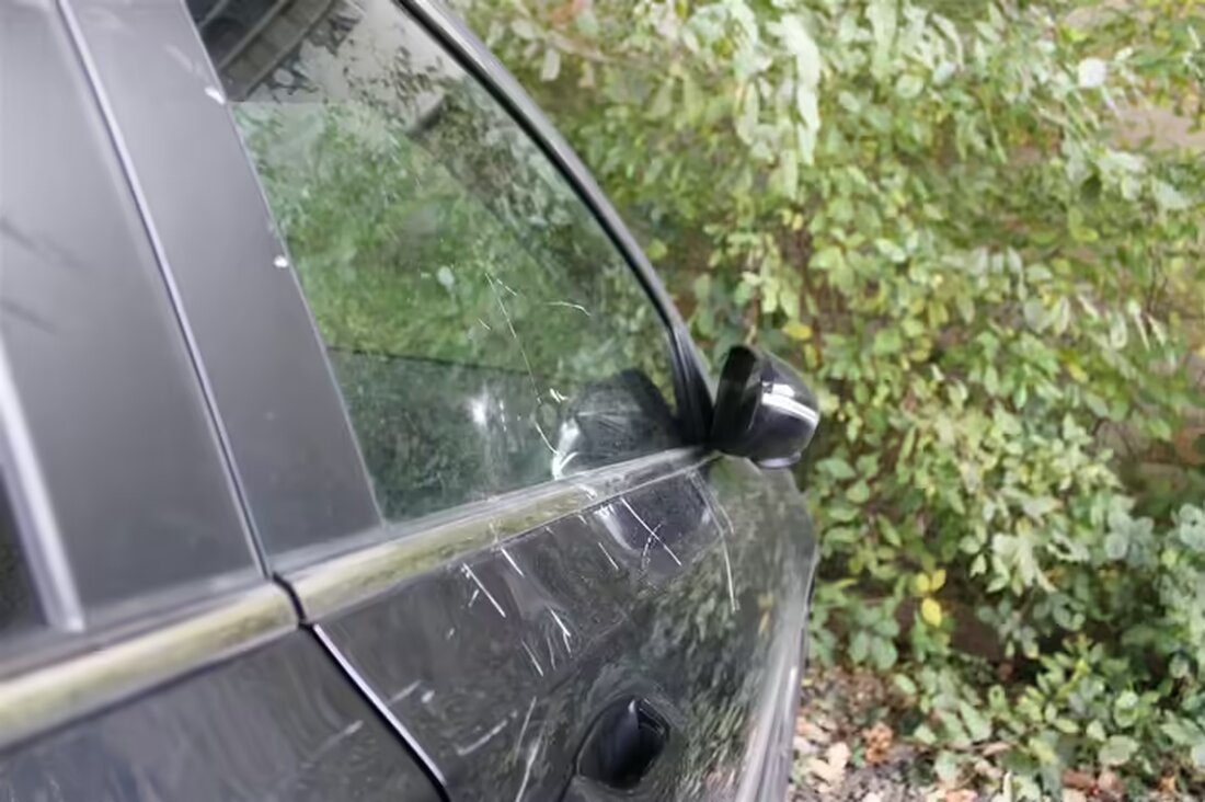 In der Nacht zu Dienstag wurden in Porta Westfalica und Minden mehrere Fahrzeugaufbrüche gemeldet. Die Polizei sucht Zeugen.