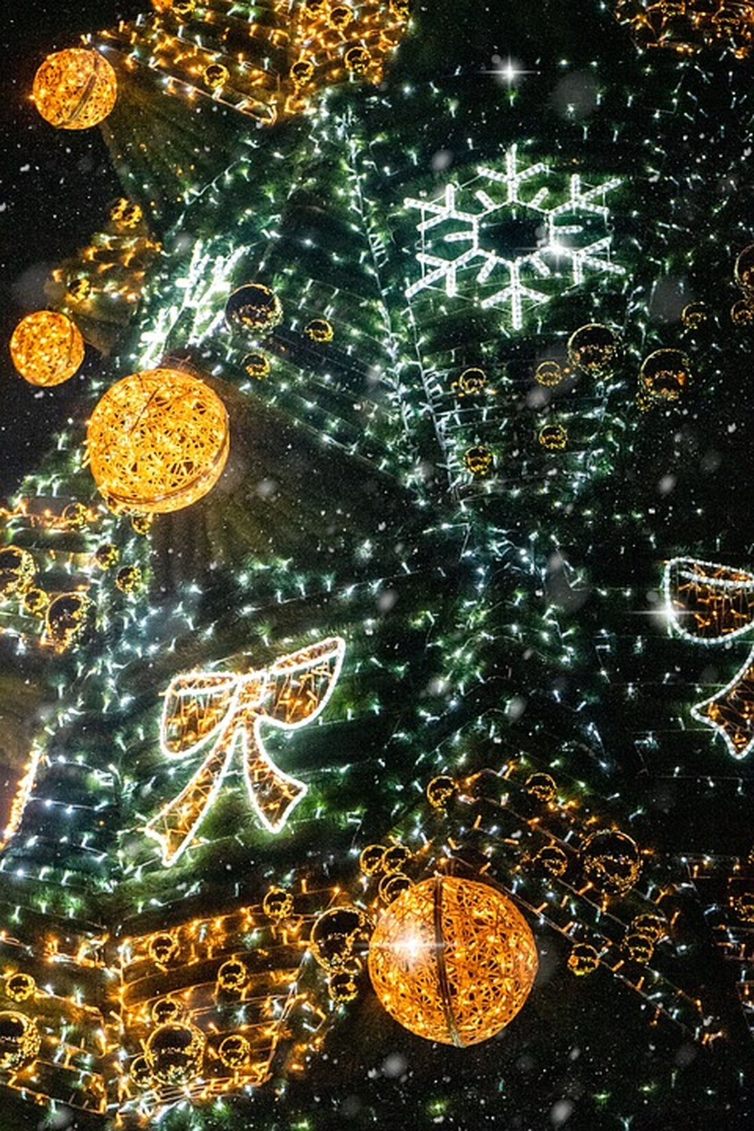 Erleben Sie das festliche Weihnachtskonzert „Gold and Silver“ von André Rieu am 7. Dezember im Star Movie Tumeltsham. Gewinnen Sie 2 × 2 Karten! Details zur Verlosung finden Sie hier.