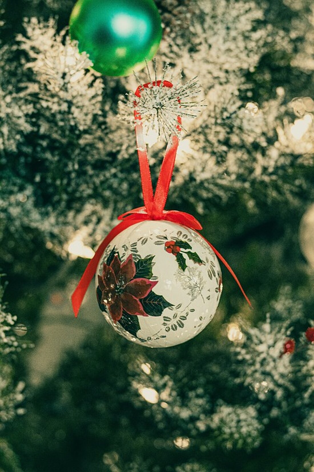Erleben Sie die festliche Atmosphäre beim Weihnachtsmarkt im Institut Hartheim! Am 24. November eröffnete der beliebte Adventmarkt mit kulinarischen Genüssen und stimmungsvollen Ständen.