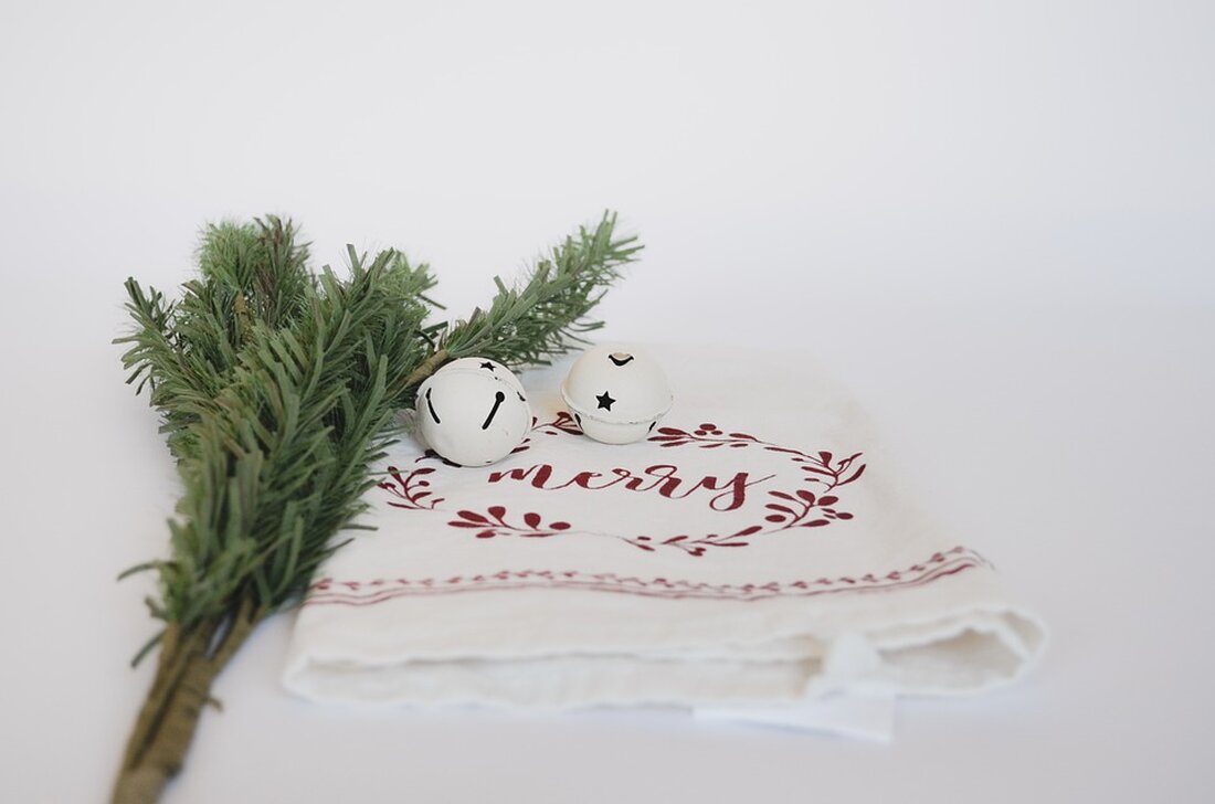 Erleben Sie den festlichen Weihnachtsmarkt in Bruckmühl vom 28. November bis 1. Dezember mit Kunsthandwerk, Kulinarik und spektakulären Darbietungen, darunter die Feuerschau der Inntal Pass Perchten! 🎄✨