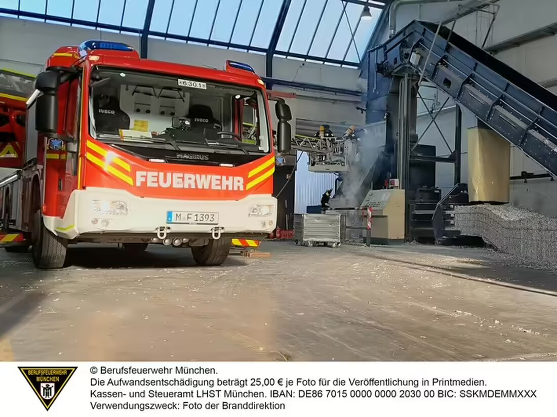 Am 6. November 2024 kam es in Aubing zu einem Brand in einer Papierballenpresse. Feuerwehr verhinderte Personenschäden und löschte das Feuer.