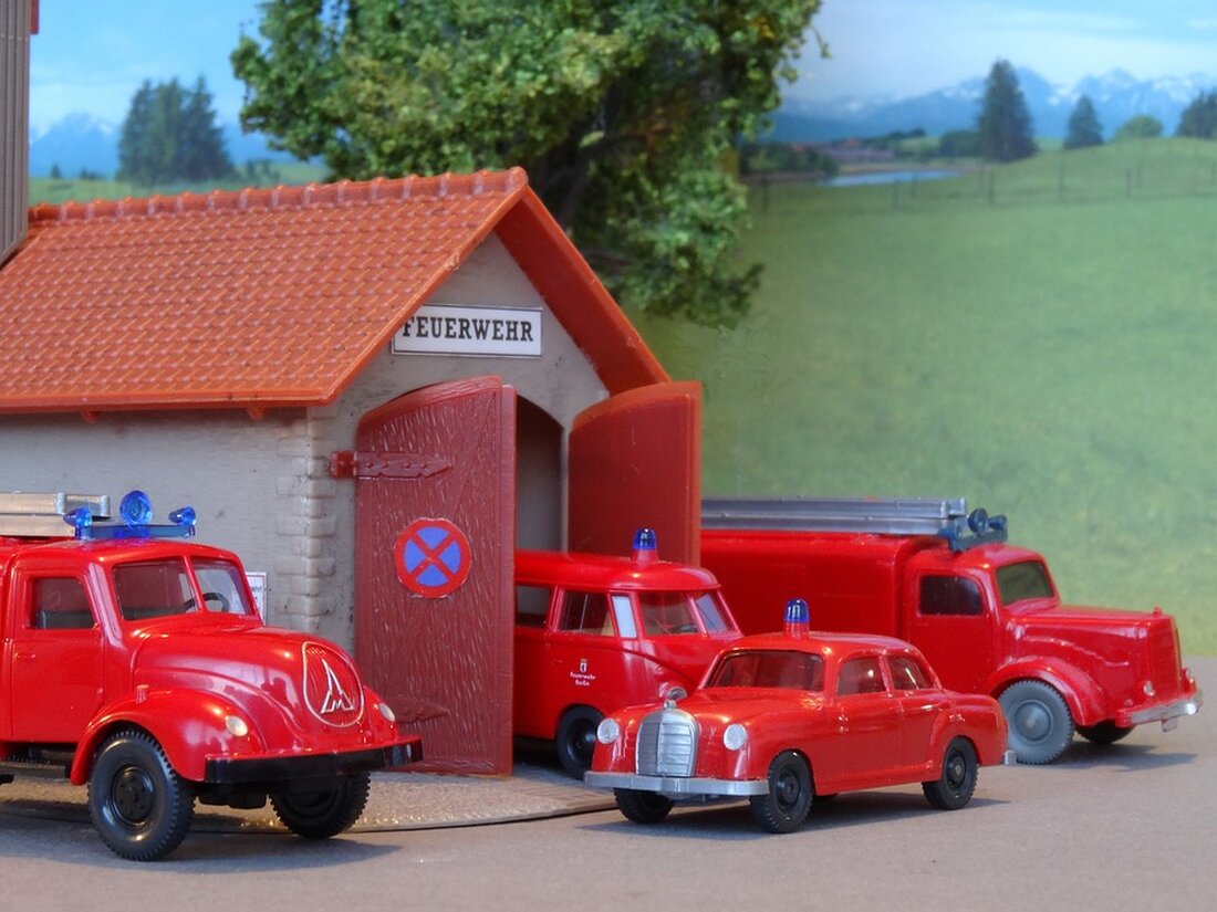Die Feuerwache Ost in Graz nimmt Form an! Bei der Gleichenfeier am Dietrichsteinplatz wurde der schnelle Baufortschritt gewürdigt. Ein wichtiger Schritt für die Sicherheit der Stadt.