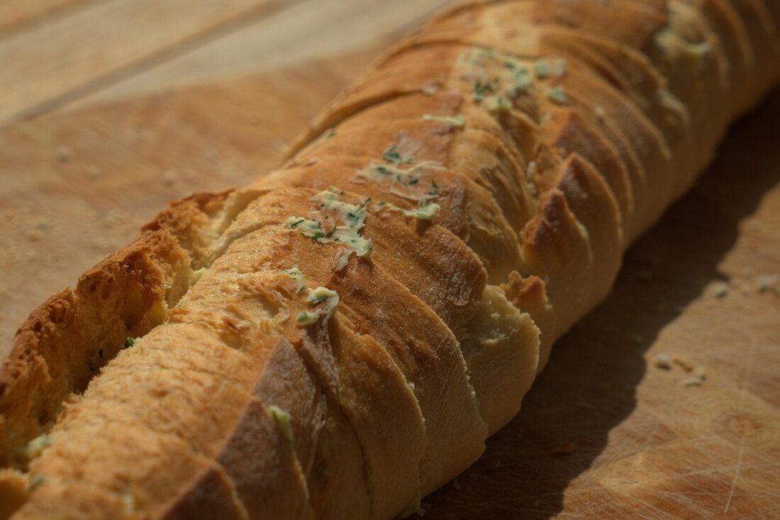 Jury verurteilt Erin Patterson wegen Mordes an drei Verwandten durch vergiftetes Beef Wellington mit Todesköpfen-Pilzen. Die schockierenden Details und die juristische Auseinandersetzung im Überblick.