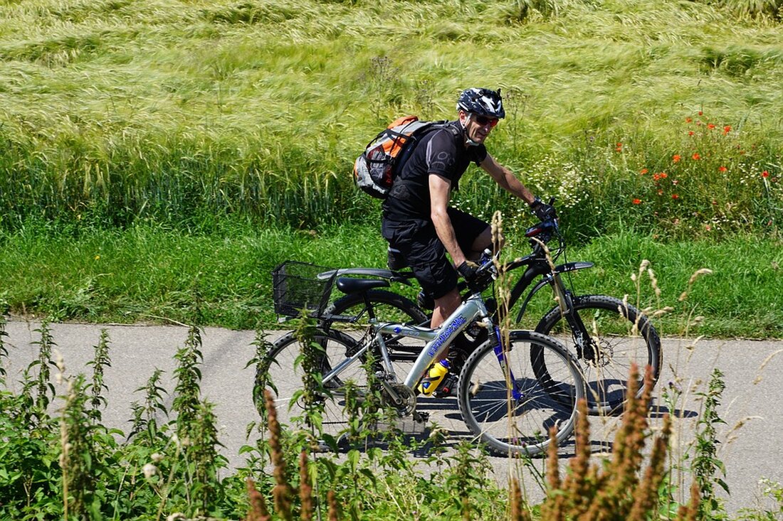 Das Rote Kreuz Kirchdorf sucht engagierte freiwillige Helfer für den Blutspendedienst und den hausärztlichen Notdienst. Informiere dich beim Infoabend am 13. Dezember über die Möglichkeiten zur Unterstützung!