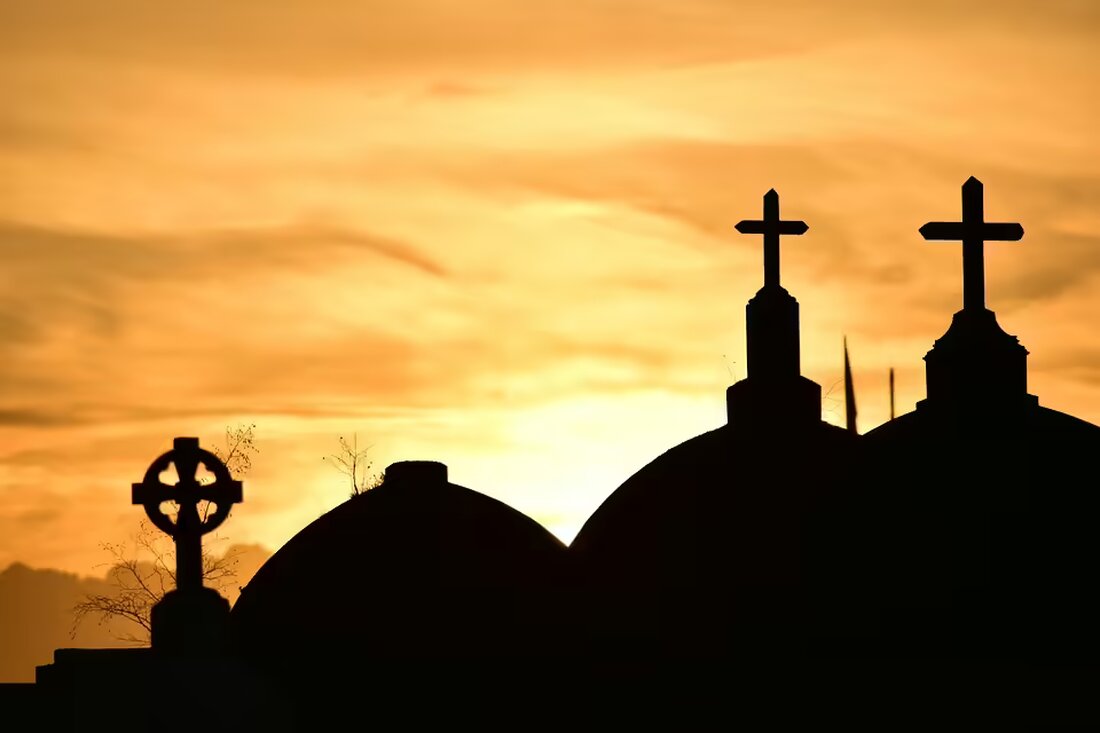 Entdecken Sie die außergewöhnlichen Friedhöfe der Steiermark, die Geschichte, Kultur und den Umgang mit dem Tod auf einzigartige Weise widerspiegeln – von anatomischen Totenhäinen bis zum Bergsteigerfriedhof.