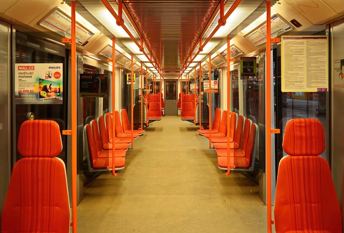 Am 16.11. übten über 60 Einsatzkräfte bei Wewalka einen realistischen Brandeinsatz mit Menschenrettung. Einblicke in die koordinierte Zusammenarbeit der Feuerwehr und des Roten Kreuzes.