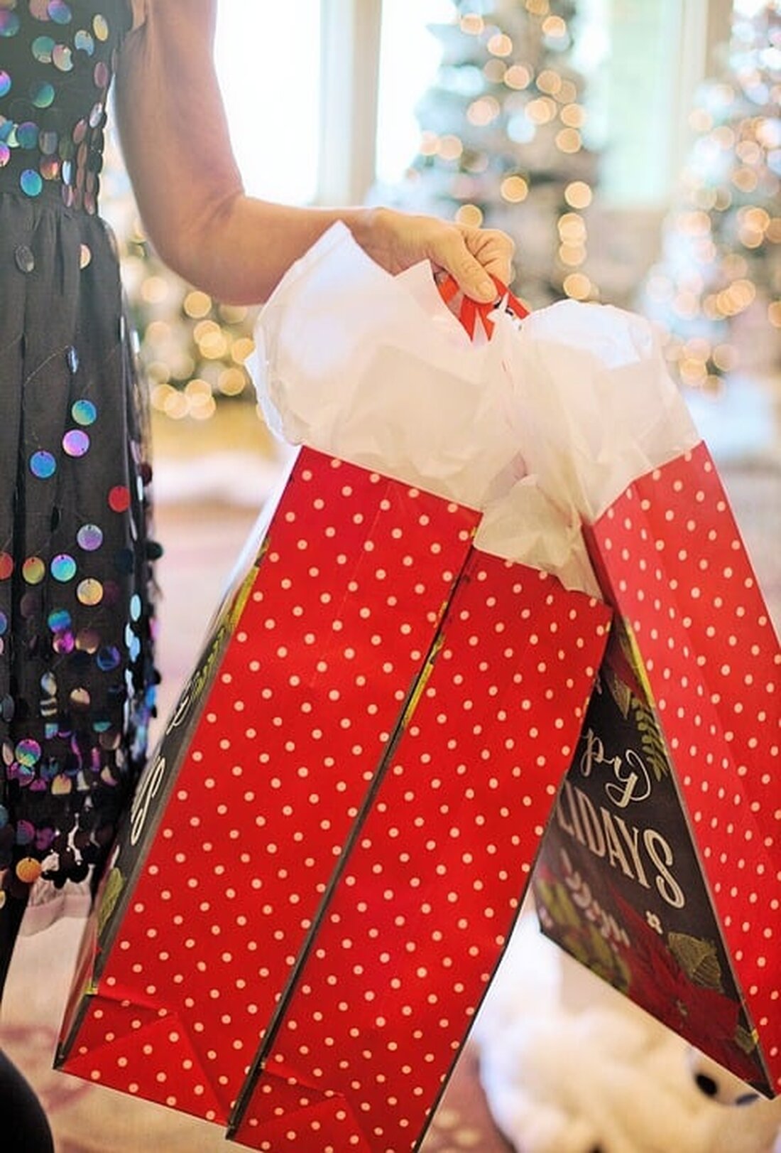 <p>Entdecke besondere Adventskalender, die Herzen berühren und Leben verändern. Schenke Freude und Hoffnung mit sinnvollen Geschenken für die Familie, Freund<em>innen und Kolleg</em>innen.</p>