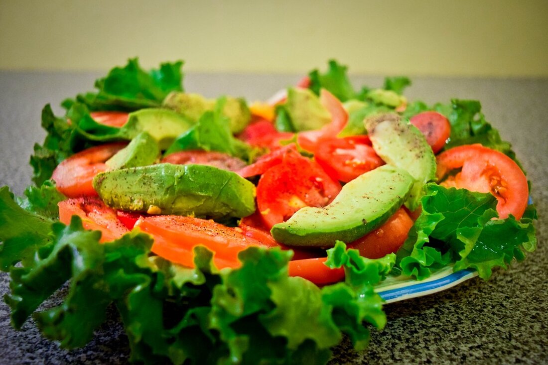 Erfahren Sie in "Der Vegan-Doc für alle Fälle", wie eine gesunde vegane Ernährung aussieht, welche Nährstoffe wichtig sind und was in verschiedenen Lebensphasen zu beachten ist. Ein unverzichtbarer Ratgeber für Interessierte und erfahrene Veganer:innen.