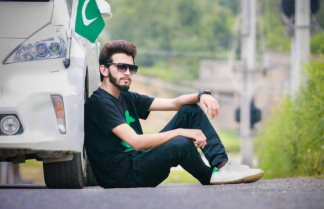 In Pakistan vollzieht sich eine rasante Solarrevolution, angetrieben von einer grassroots Bewegung. Erfahren Sie, wie die Menschen durch kostengünstige Solartechnologie ihre Energiezukunft gestalten.