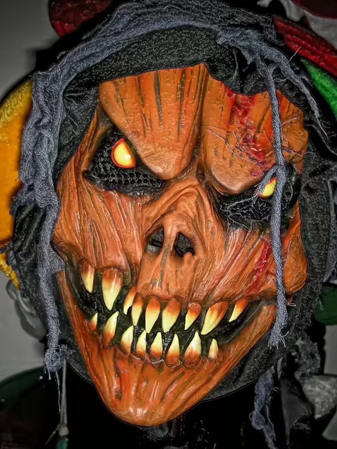 Tauchen Sie ein in die gruselige Atmosphäre von Halloween im CCA Amstetten! Erleben Sie Kürbisschnitzen, schaurige Bastelaktionen und ein unvergessliches Familienfest.