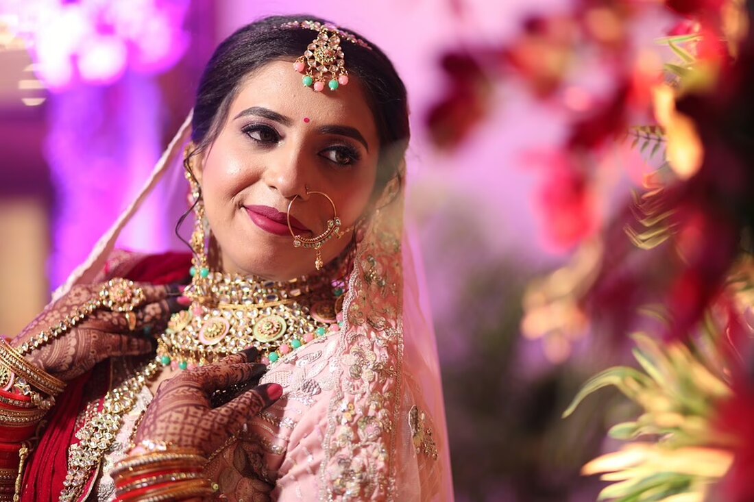 Erleben Sie den dritten Tag des Kirchdorfer Herbstmarktes: trotz Regen zeigt sich die Gemeinde vereint in einer heilen Welt. Tradition, Gespräche und Gemeinschaft im Rathaus stehen im Fokus.