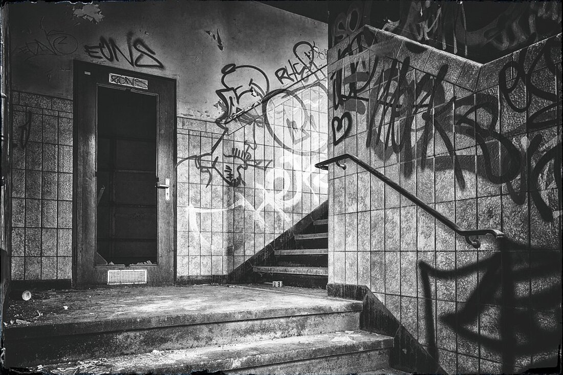 Ein Prozess über die grausame Tötung dreier Prostituierten in Wien hat begonnen. Der 27-Jährige gilt als nicht zurechnungsfähig und fühlte sich von einer "Hexe" beherrscht. Details zur Tat hier.