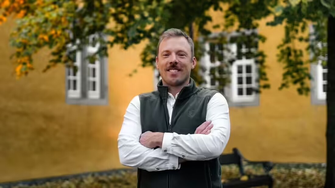 Marco Klein von der Waldbund GmbH zeigt Investoren, wie sie durch Grundstücksverpachtung ein sicheres passives Einkommen erzielen können.