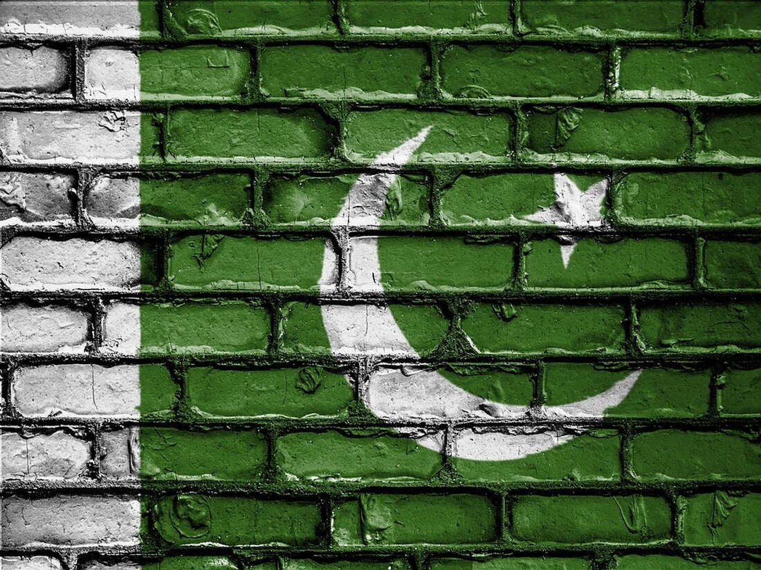 Indien hat eine Militäraktion gegen Pakistan gestartet und „Terrorinfrastruktur“ angegriffen, nachdem ein barbarischer Anschlag auf Touristen im Kaschmir stattfand. Explosionen wurden in der Region gehört.
