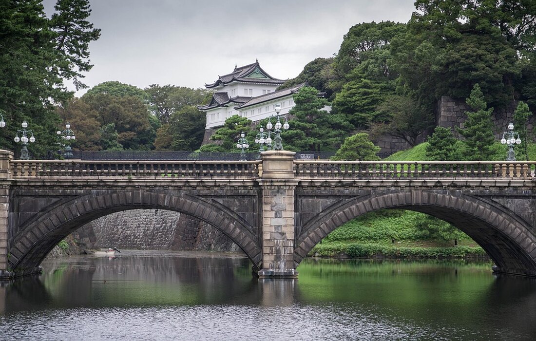Japan verzeichnet einen alarmierenden Rückgang der Geburtenzahlen, die 2024 auf einen Rekordtiefstand gesunken sind. Experten warnen vor einer schweren demografischen Krise, die Wirtschaft und Gesellschaft bedroht.