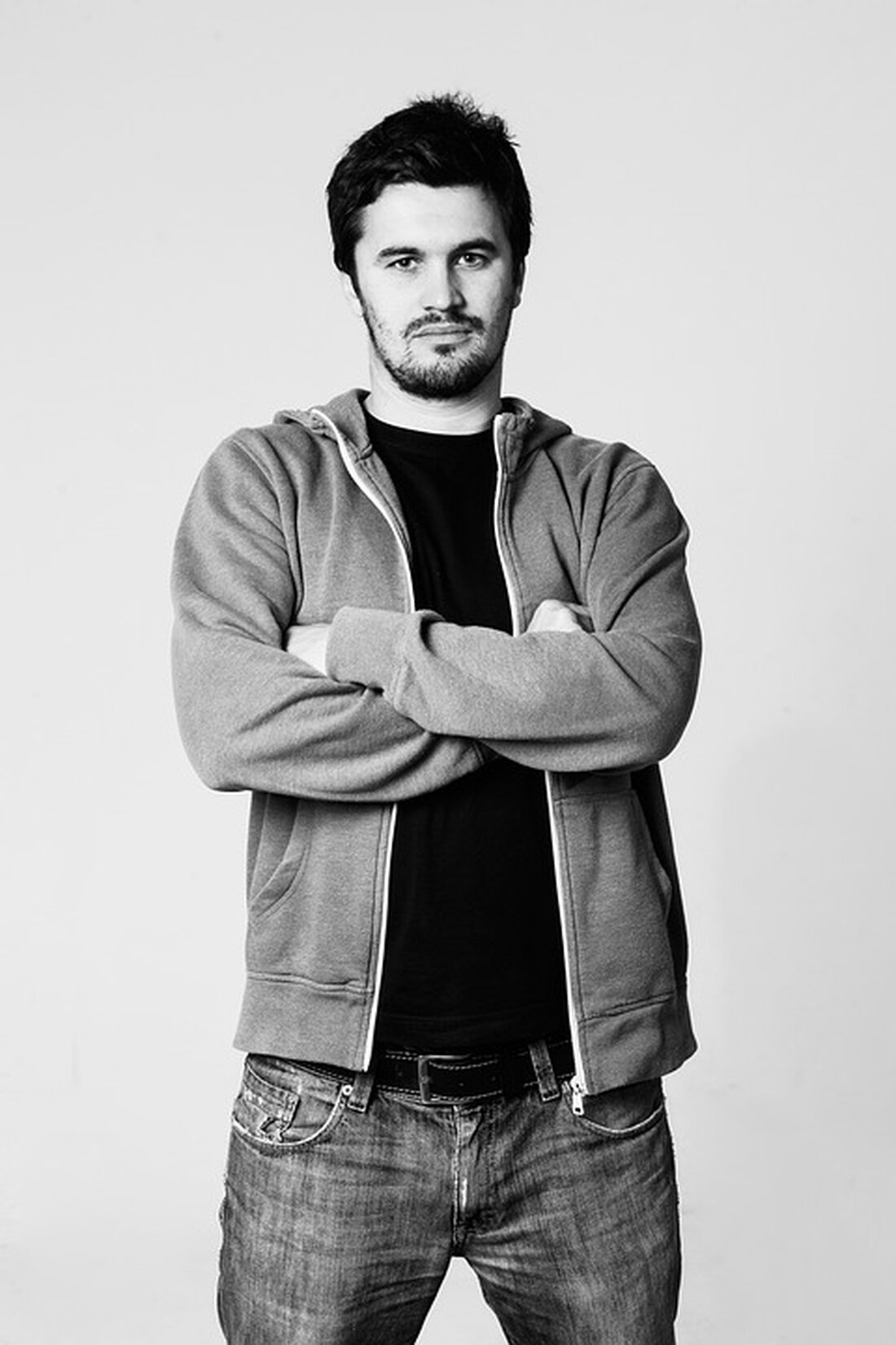 Entdecken Sie die farbenprächtigen Werke von Christian Wandl im Stadtcafé Ulrich in Krems! Die Ausstellung "Every Picture tells a Story" lädt zur emotionale Auseinandersetzung ein.