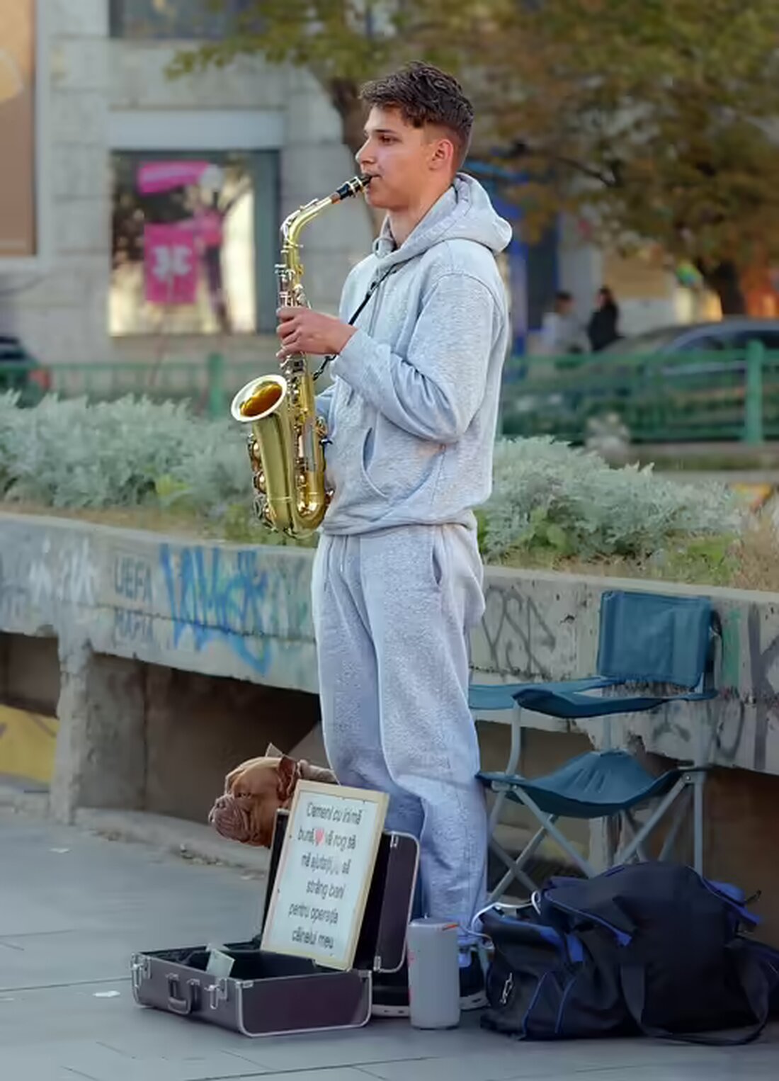 Katharina Egger, die 18-jährige Neudorferin, ist die jüngste Kandidatin bei der Landtagswahl 2025. Sie startet ihren Wahlkampf mit online Umfragen für die Jugend. Erfahren Sie mehr über ihr Engagement!