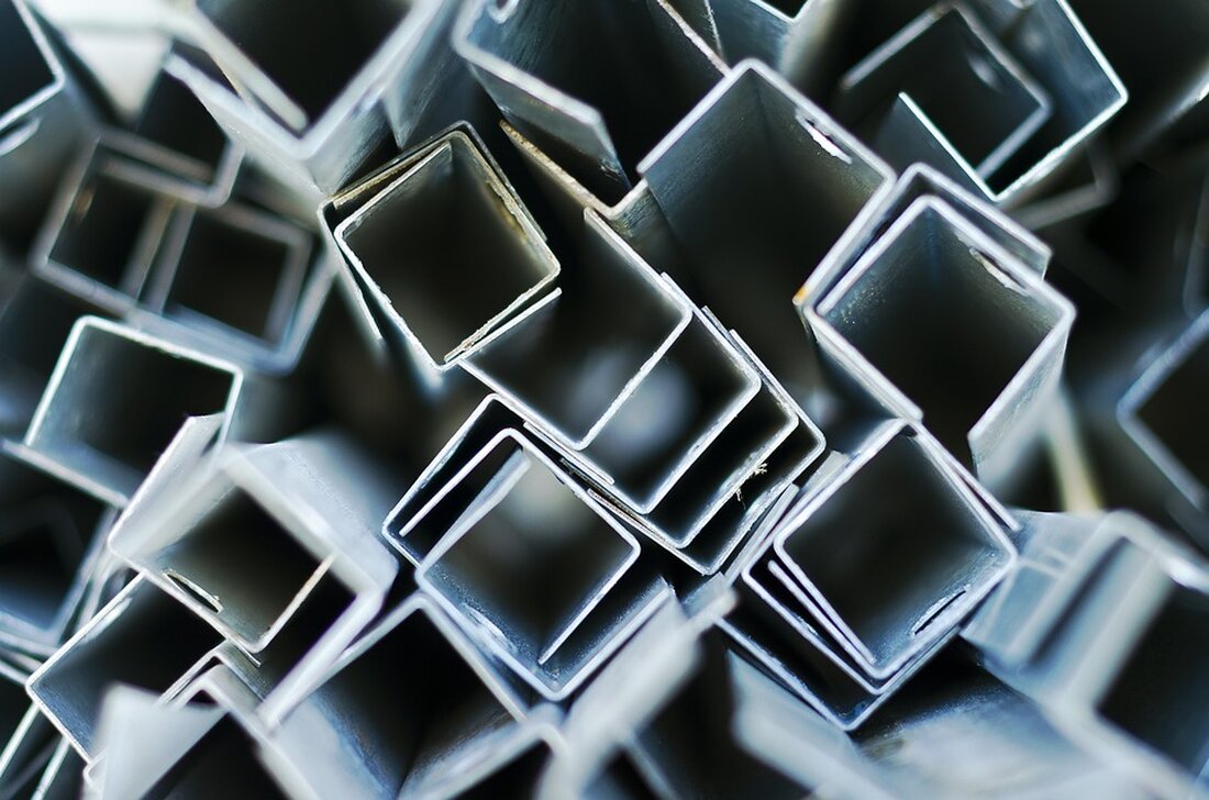 In Kärnten wurden 25 Fahrer unter dem Einfluss von Alkohol und Drogen aus dem Verkehr gezogen. Die Polizei verstärkt ihre Kontrollen in der Vorweihnachtszeit. Lesen Sie mehr über die aktuellen Maßnahmen.